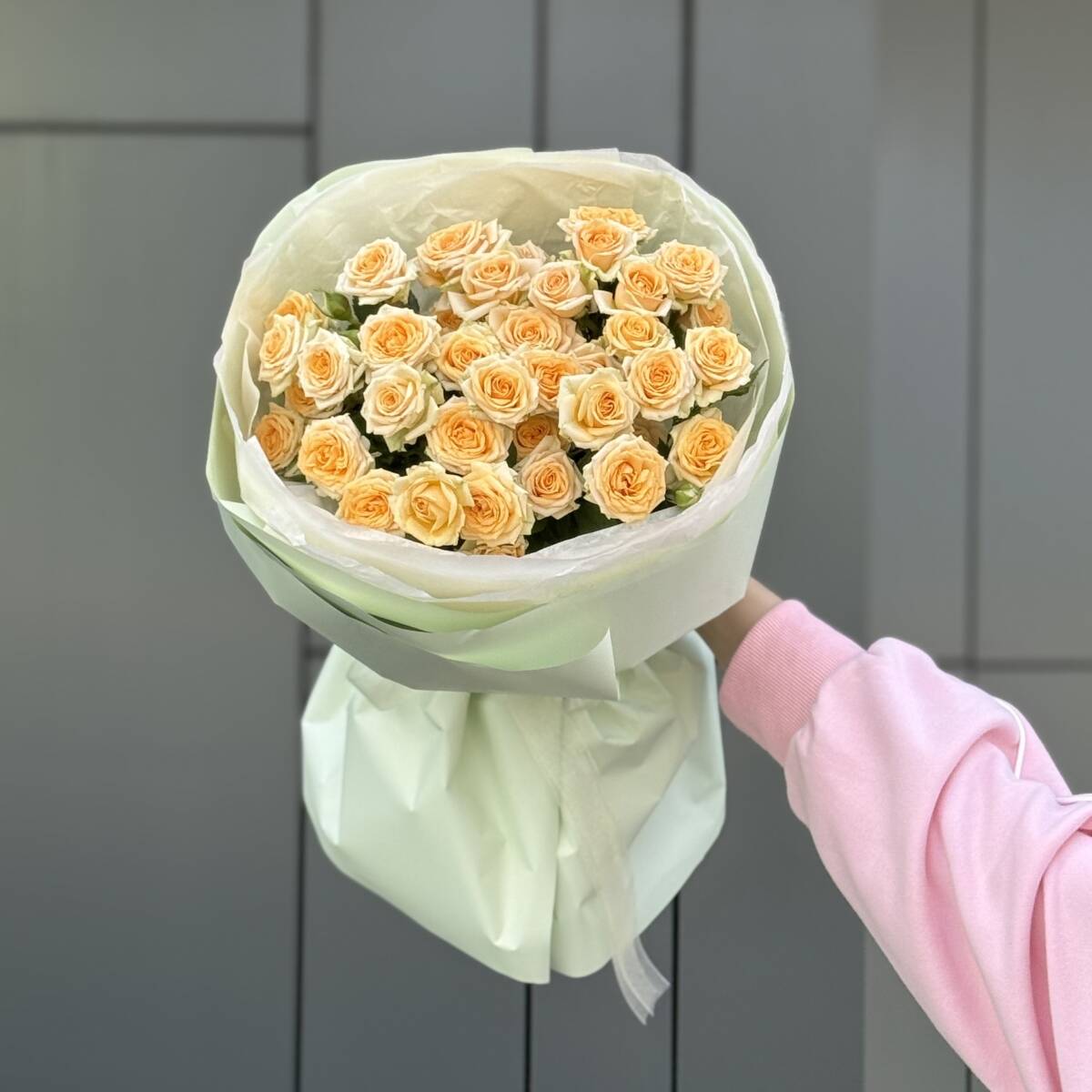 Букет Ты мой свет из кустовой розы