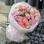 Букет Прекрасный миг из хризантем, альстромерий и кустовых роз