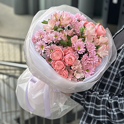 Букет Прекрасный миг из хризантем, альстромерий и кустовых роз