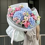 Букет Морской Бриз Медиум из гортензий, эустомы, кустовых роз и оксипеталума