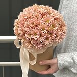 Композиция Энна из 5 веток персиковой хризантемы