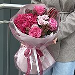 Букет Бархатное сердце из гортензии, роз, скиммии и леукодендрона