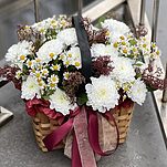 Композиция Витамин счастья из хризантем, танацетума и скиммии