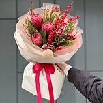 Букет Сафари Макси из протеи, илекса и зелени микс