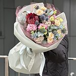 Букет Таинственный Остров из протеи, роз, эустомы и эрингиума