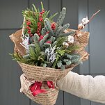 Букет Тайны Леса из нобилиса, криптомерии, илекса и хлопка