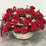 Композиция в корзине Люкс из 51 красной французской розы и эвкалипта