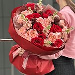 Букет Утро в Париже из роз, маттиолы и скиммии