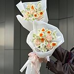 Букет Весенняя Соната из сирени, нарциссов и роз