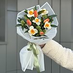 Букет Витамин Весны из нарциссов, тюльпанов и скиммии