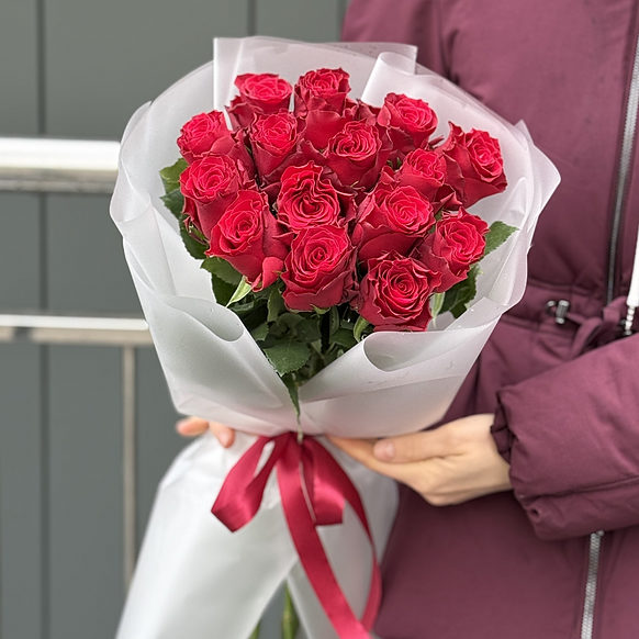 Букет Родос из 15 красных роз