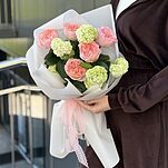 Букет Клубничное Смузи из пионовидной розы Мейфилд и вибурнума