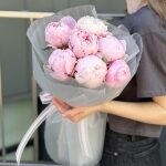 Букет Лиора из 7 розовых пионов