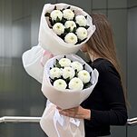 Букет Между нами из 7 белых одноголовых хризантем