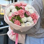 Букет Чудесный момент из хризантемы, кустовых роз, альстромерий, диантусов и зелени